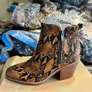 Sofft Brown and Black Ankle Booties